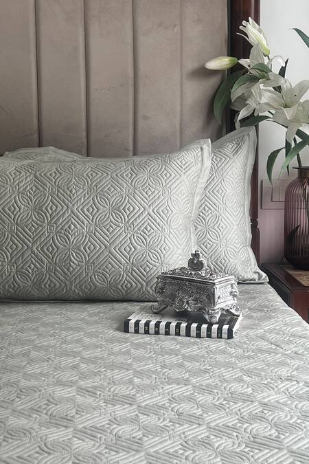 Shop Sadyaska Green 100% Cotton Oasis Quilted Reversible Bedspread Set at Aza Fashions Shop_Sadyaska_Green 100% Cotton Oasis Quilted Reversible Bedspread Set_at_Aza_Fashions