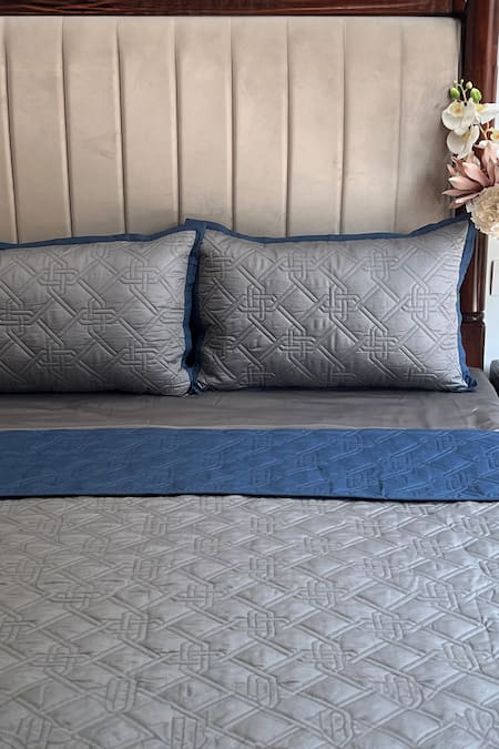 Sadyaska Blue Cotton Rich Gizmo Quilted Reversible Bedspread Set