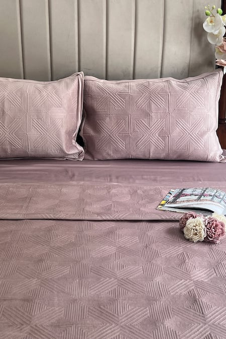 Sadyaska Pink Fabric Velvet Bonito Geometric Quilted Bedspread Set