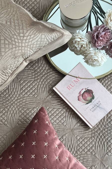 Sadyaska_Gold Fabric Velvet, Filling 100% Polyester Geometric Quilted Bedspread Set_Online_at_Aza_Fashions