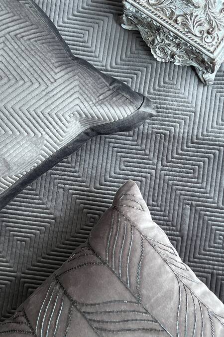 Sadyaska Grey Fabric Velvet, Filling 100% Polyester Geometric Quilted Bedspread Set Online at Aza Fashions Sadyaska_Grey Fabric Velvet, Filling 100% Polyester Geometric Quilted Bedspread Set_Online_at_Aza_Fashions
