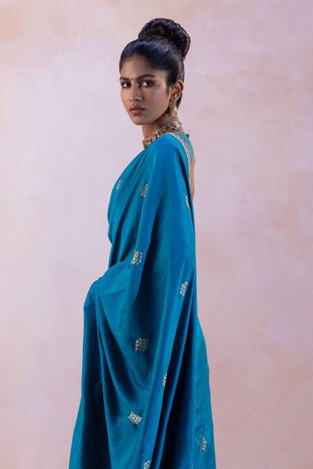 Shop_Taisha_Blue Handloom Cotton, , , Floral Border Saree With Blouse _Online_at_Aza_Fashions
