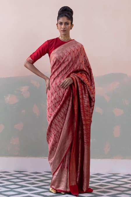 Taisha_Red Silk, Satin Round Neck Tiger Skin Motif Handwoven Saree Set _Online_at_Aza_Fashions