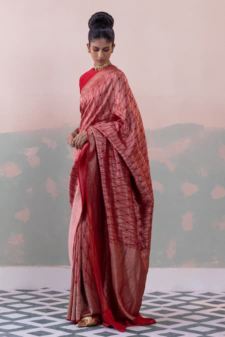 Buy_Taisha_Red Silk, Satin Round Neck Tiger Skin Motif Handwoven Saree Set _Online_at_Aza_Fashions