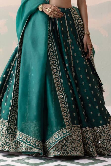 Taisha Green , Organza Embroidery Round Neck Forest Jaal Bridal Lehenga Set Online at Aza Fashions Taisha_Green , Organza Embroidery Round Neck Forest Jaal Bridal Lehenga Set _Online_at_Aza_Fashions