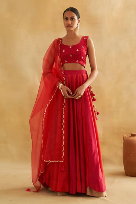 Buy Red Pure Chanderi Silk Lotus Bloom Embroidery Round Blouse Lehenga ...