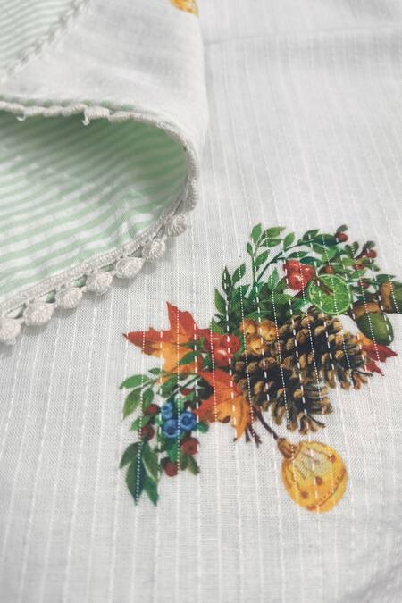 Buy_DE Chevalerie EN Rouge_Off White Organic Cotton Digital Printed Christmas Noel Table Napkins 6 Pcs Set