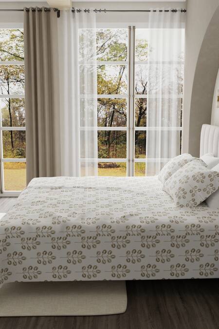 Buy Houmn White Cotton Printed Lush Abstract Leaf Bedsheet Set Online at Aza Fashions Buy_Houmn_White Cotton Printed Lush Abstract Leaf Bedsheet Set_Online_at_Aza_Fashions