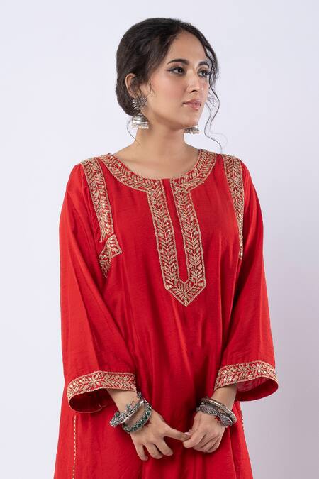 Pants And Pajamas_Red Chanderi Sequins, Zari, Embroidery Round Neck Leaf Kurta And Pant Set _Online_at_Aza_Fashions