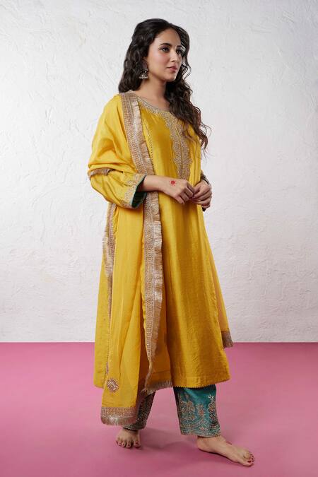 Pants And Pajamas_Yellow Chanderi Sequins, Zari, Embroidery Round Neck Thread Work Kurta Pant Set _Online_at_Aza_Fashions