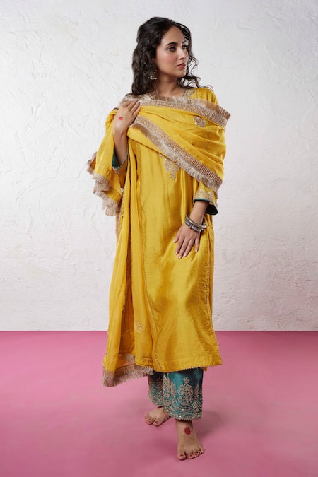 Buy_Pants And Pajamas_Yellow Chanderi Sequins, Zari, Embroidery Round Neck Thread Work Kurta Pant Set _Online_at_Aza_Fashions