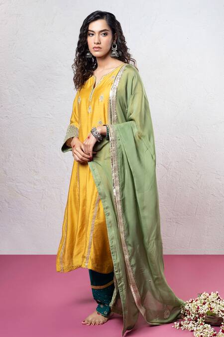 Pants And Pajamas_Yellow Chanderi Embroidery, Sequins Split V-neck Placement Kurta Set _Online_at_Aza_Fashions