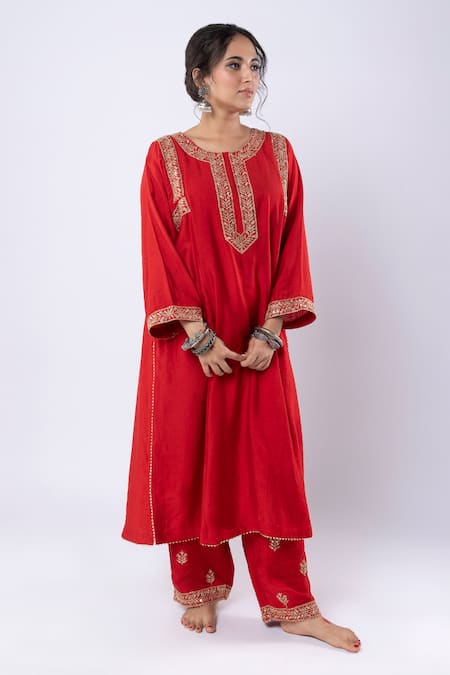 Pants And Pajamas_Red Chanderi Sequins, Zari, Embroidery Round Neck Leaf Kurta Pant Set _Online_at_Aza_Fashions