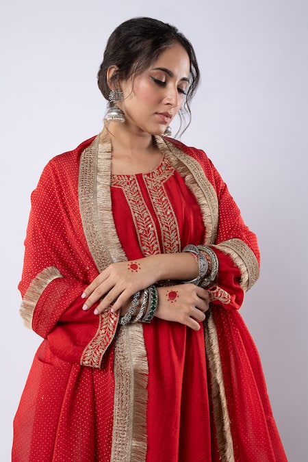 Pants And Pajamas_Red Chanderi Sequins, Zari, Embroidery Round Neck Leaf Kurta Pant Set _at_Aza_Fashions