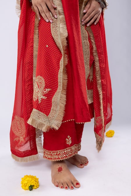 Buy_Pants And Pajamas_Red Chanderi Sequins, Zari, Embroidery Round Neck Leaf Kurta Pant Set 