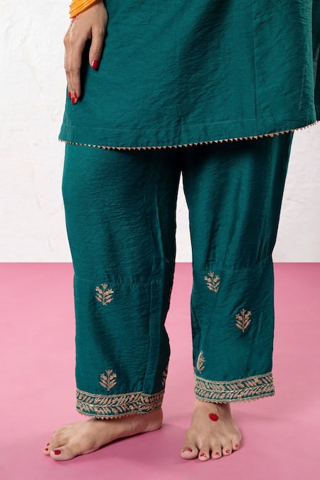 Pants And Pajamas Green Chanderi Sequins, Zari, Embroidery Round Neck Kurta Pant Set at Aza Fashions Pants And Pajamas_Green Chanderi Sequins, Zari, Embroidery Round Neck Kurta Pant Set _at_Aza_Fashions