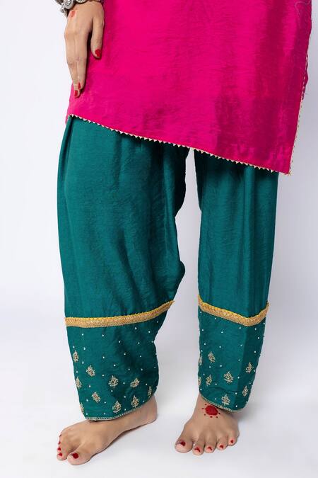 Pants And Pajamas_Pink Chanderi Embroidery, Sequins Round Neck Floral Kurta Pant Set _at_Aza_Fashions