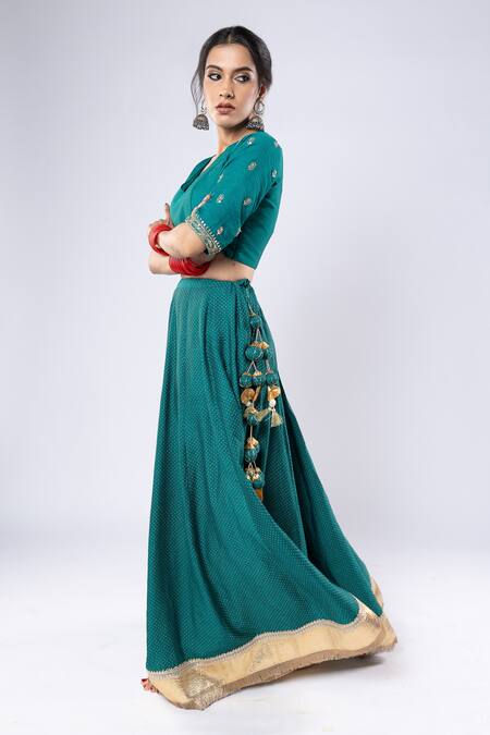 Buy_Pants And Pajamas_Green Chanderi, Organza Embroidery, Gota Patti V-neck Lehenga Blouse Set 