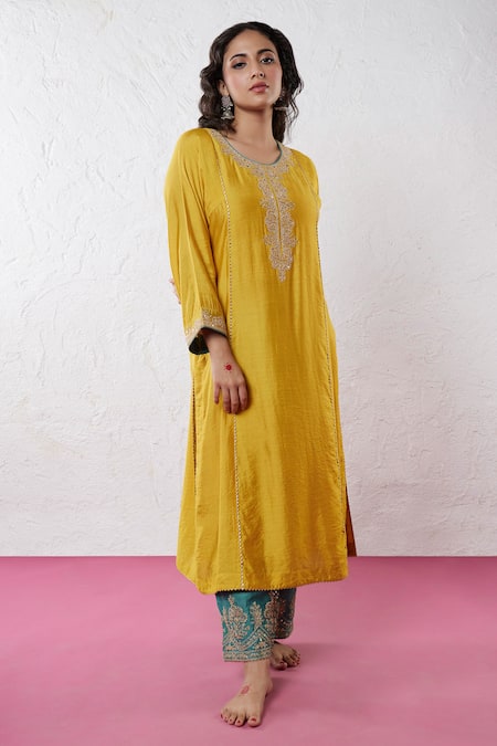 Buy_Pants And Pajamas_Yellow Chanderi Sequins, Zari, Embroidery Round Neck Thread Work Kurta Pant Set 