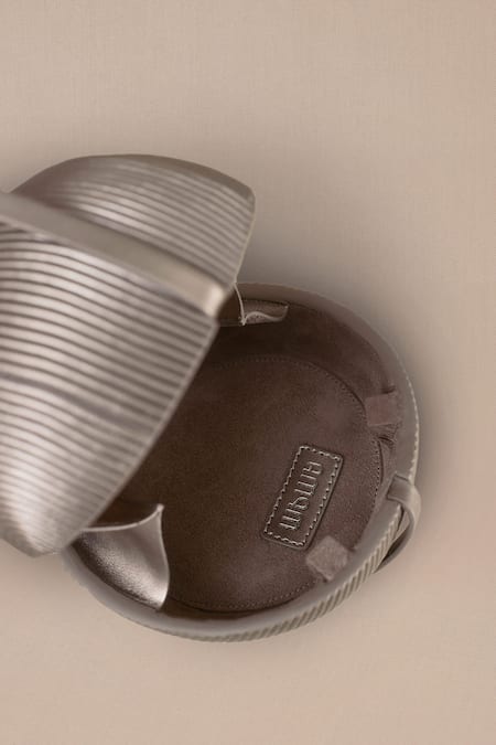 Buy_Ampm_Silver Sukoon Abstract Sling Bag _Online_at_Aza_Fashions