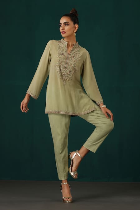 Buy Minaki Green Cotton Embroidery Mandarin Collar Placket Kurta With Trouser Online at Aza Fashions Buy_Minaki_Green Cotton Embroidery Mandarin Collar Placket Kurta With Trouser _Online_at_Aza_Fashions