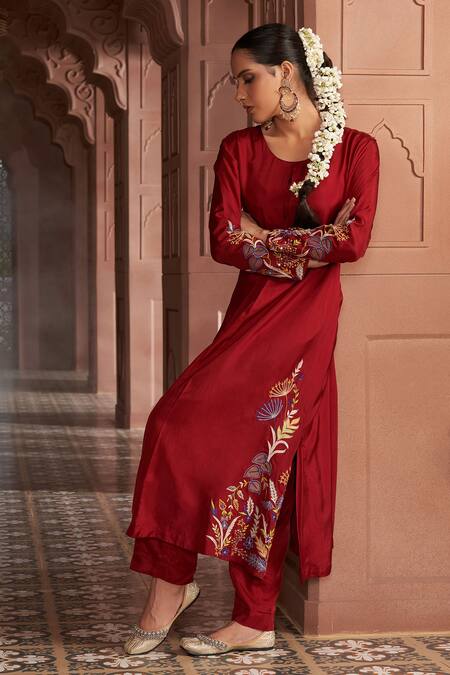 Buy_Megha Pitti_Maroon Silk Embroidery Round Neck Hand Kurta And Pant Set _Online_at_Aza_Fashions