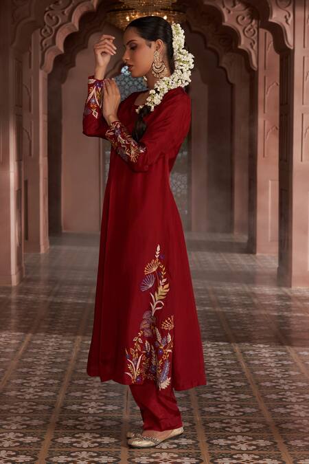 Megha Pitti_Maroon Silk Embroidery Round Neck Hand Kurta And Pant Set _at_Aza_Fashions