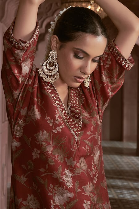 Buy_Megha Pitti_Maroon Sequins, Embroidery V-neck Floral Pattern Kurta And Pant Set _Online_at_Aza_Fashions