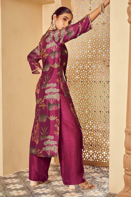 Megha Pitti_Purple Bamboo, Silk Embroidery, Sequins V-neck Floral Pattern Kurta Pant Set _at_Aza_Fashions