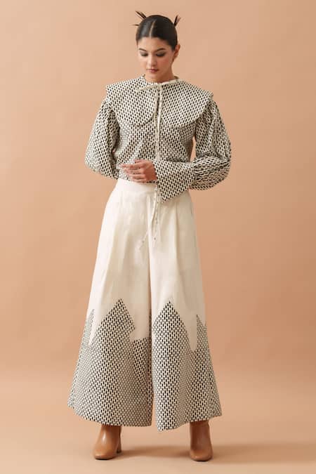 Buy_Stoique_Black Handloom Cotton Round Neck Lotus Broken Stripe Print Shirt _Online_at_Aza_Fashions