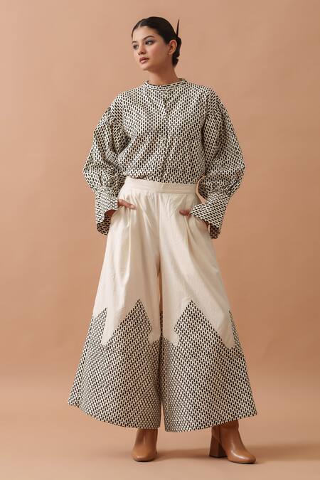 Buy_Stoique_Black Handloom Cotton Round Neck Lotus Broken Stripe Print Shirt 