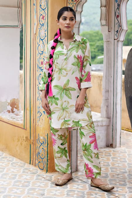 Nimbu Mirchi Off White Crepe Printed Floral Collared Apple Cut Kurta And Pant Set  