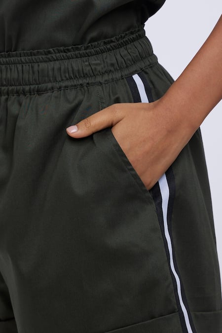 Pallavi Swadi_Green Cotton Satin Embroidery Collared Pocket Thread Shirt And Shorts Set_at_Aza_Fashions