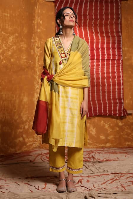 Shivani Bhargava Yellow Handloom Chanderi Tie Dye V Neck Straight Kurta Pant Set at Aza Fashions Shivani Bhargava_Yellow Handloom Chanderi Tie Dye V Neck Straight Kurta Pant Set _at_Aza_Fashions