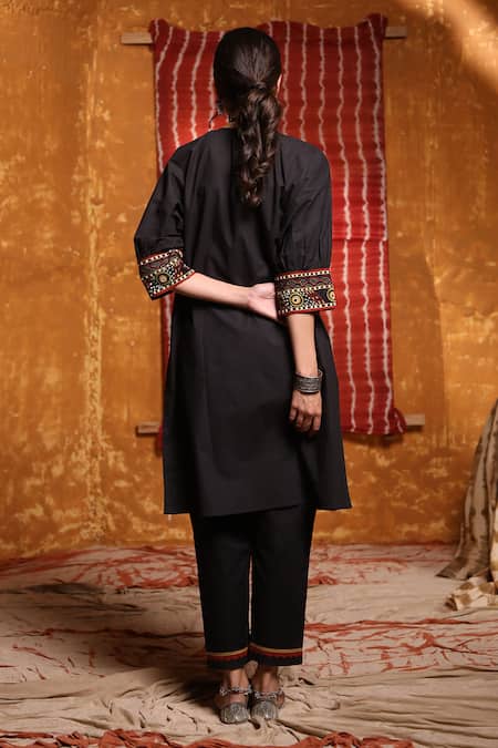 Shop Shivani Bhargava Black Cotton Embroidered Tribal Notched Cape Kurta With Pant at Aza Fashions Shop_Shivani Bhargava_Black Cotton Embroidered Tribal Notched Cape Kurta With Pant _at_Aza_Fashions