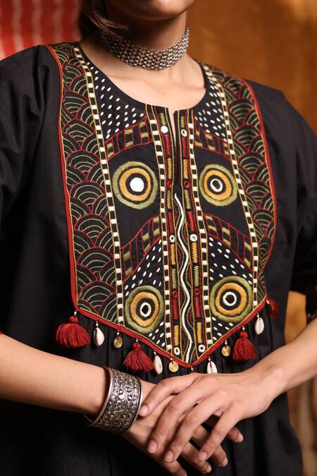 Shivani Bhargava Black Cotton Embroidered Tribal Notched Cape Kurta With Pant Online at Aza Fashions Shivani Bhargava_Black Cotton Embroidered Tribal Notched Cape Kurta With Pant _Online_at_Aza_Fashions