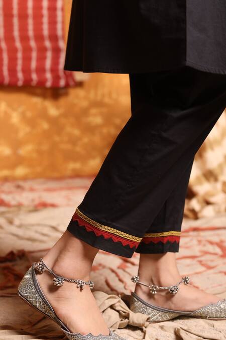 Shivani Bhargava Black Cotton Embroidered Tribal Notched Cape Kurta With Pant at Aza Fashions Shivani Bhargava_Black Cotton Embroidered Tribal Notched Cape Kurta With Pant _at_Aza_Fashions