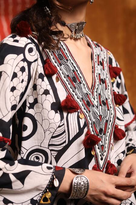 Shop Shivani Bhargava Black Cotton Tassels V-neck Abstract Print Short Kaftan Tunic And Pant Set Online at Aza Fashions Shop_Shivani Bhargava_Black Cotton Tassels V-neck Abstract Print Short Kaftan Tunic And Pant Set _Online_at_Aza_Fashions