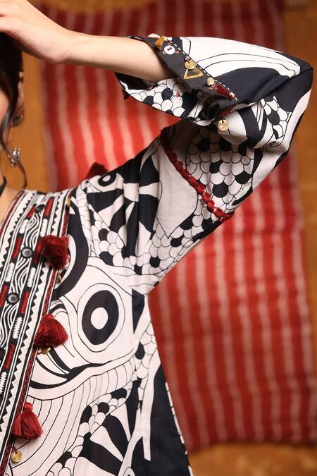 Shivani Bhargava Black Cotton Tassels V-neck Abstract Print Short Kaftan Tunic Online at Aza Fashions Shivani Bhargava_Black Cotton Tassels V-neck Abstract Print Short Kaftan Tunic _Online_at_Aza_Fashions
