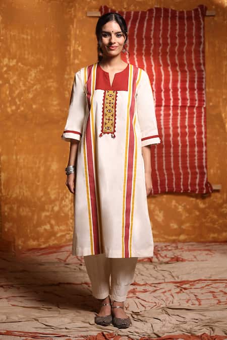 Shivani Bhargava Ivory Cotton Embroidery Thread Notched Colorblock Kurta And Pant Set 