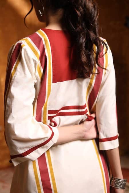 Shop Shivani Bhargava Ivory Cotton Embroidery Thread Notched Colorblock Kurta Online at Aza Fashions Shop_Shivani Bhargava_Ivory Cotton Embroidery Thread Notched Colorblock Kurta _Online_at_Aza_Fashions