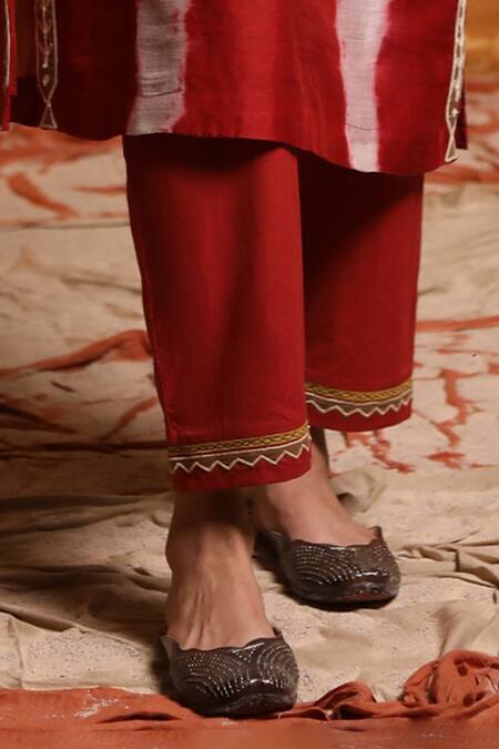 Shop Shivani Bhargava Maroon Handloom , Chanderi, Embroidery, Beads, Tie Dye Kurta Set Online at Aza Fashions Shop_Shivani Bhargava_Maroon Handloom , Chanderi, Embroidery, Beads, Tie Dye Kurta Set _Online_at_Aza_Fashions