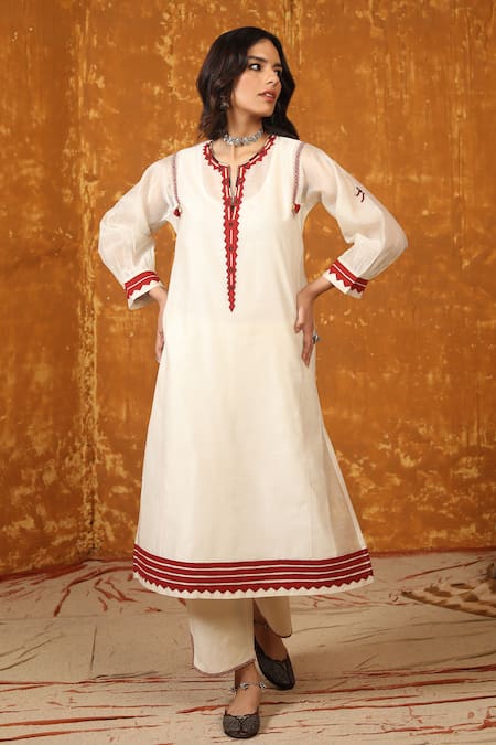 Shivani Bhargava Triangle Applique Work Kurta 