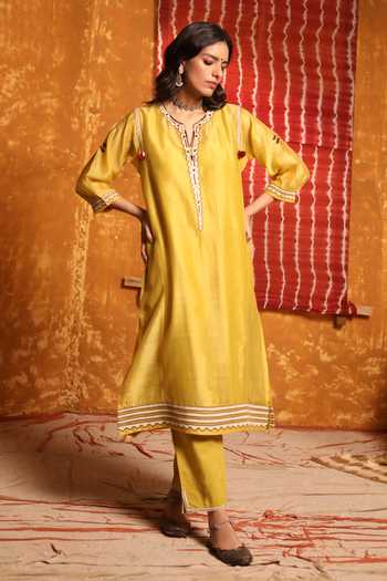 Shivani Bhargava Yellow Handloom Cotton, Cotton, Chanderi Triangle Applique Work Kurta Set Online at Aza Fashions Shivani Bhargava_Yellow Handloom Cotton, Cotton, Chanderi Triangle Applique Work Kurta Set _Online_at_Aza_Fashions