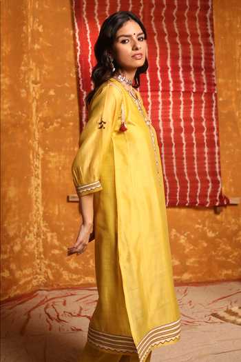 Buy Shivani Bhargava Yellow Handloom Cotton, Cotton, Chanderi Triangle Applique Work Kurta Set Online at Aza Fashions Buy_Shivani Bhargava_Yellow Handloom Cotton, Cotton, Chanderi Triangle Applique Work Kurta Set _Online_at_Aza_Fashions