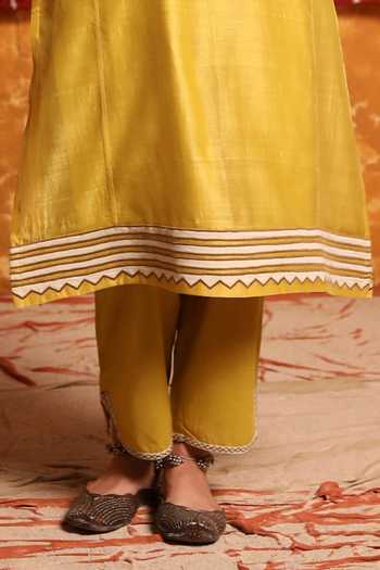 Buy Shivani Bhargava Yellow Handloom Cotton, Cotton, Chanderi Triangle Applique Work Kurta Set Buy_Shivani Bhargava_Yellow Handloom Cotton, Cotton, Chanderi Triangle Applique Work Kurta Set