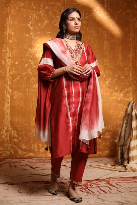 Buy_Shivani Bhargava_Maroon Handloom Cotton, Cotton, Chanderi Mirrors, Beads, Tie Dye Kurta Set _Online_at_Aza_Fashions