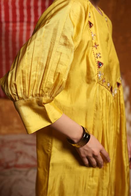 Buy_Shivani Bhargava_Yellow Handloom Cotton Beads, Sequins Round Neck Silk Embroidered Yoke Kurta _Online_at_Aza_Fashions
