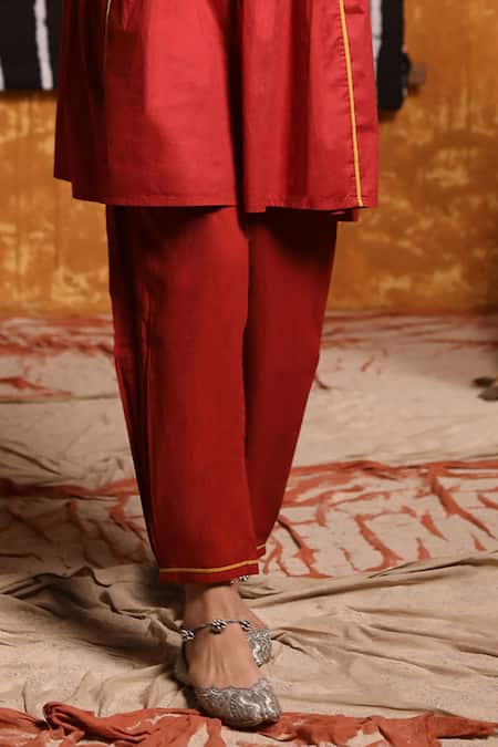 Buy_Shivani Bhargava_Maroon Cotton Embroidery Split V-neck Tribal Cape Anarkali With Salwar 