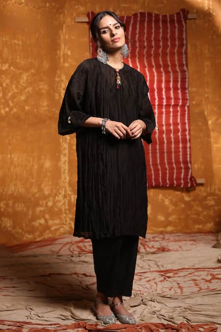 Shivani Bhargava Handloom Chanderi Crinkled Kimono Kurta With Pant 